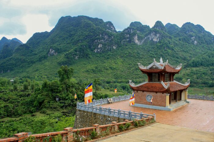 BEAUTIFUL NORTH VIETNAM WITH HALONG BAY  4 NIGHTS / 5 DAYS TOUR PACKAGE